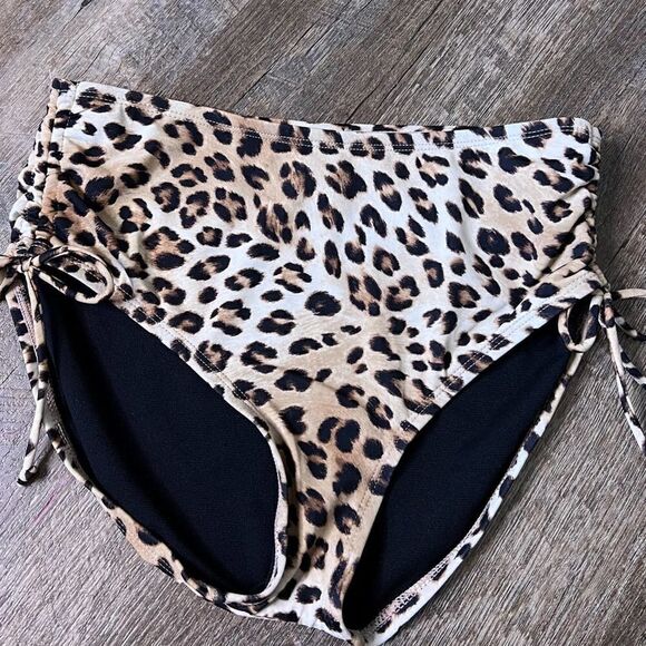 🎄5/$25🎄Urban Sean High Wait Bikini Bottom- Size‎ Small - Picture 1 of 3